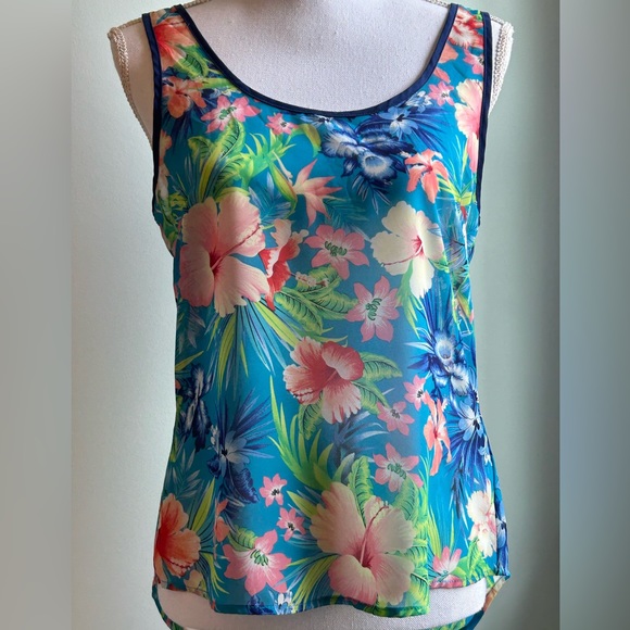 Ali & Kris Tropical Floral Open-Back Sheer Sleeveless Top - Picture 1 of 10